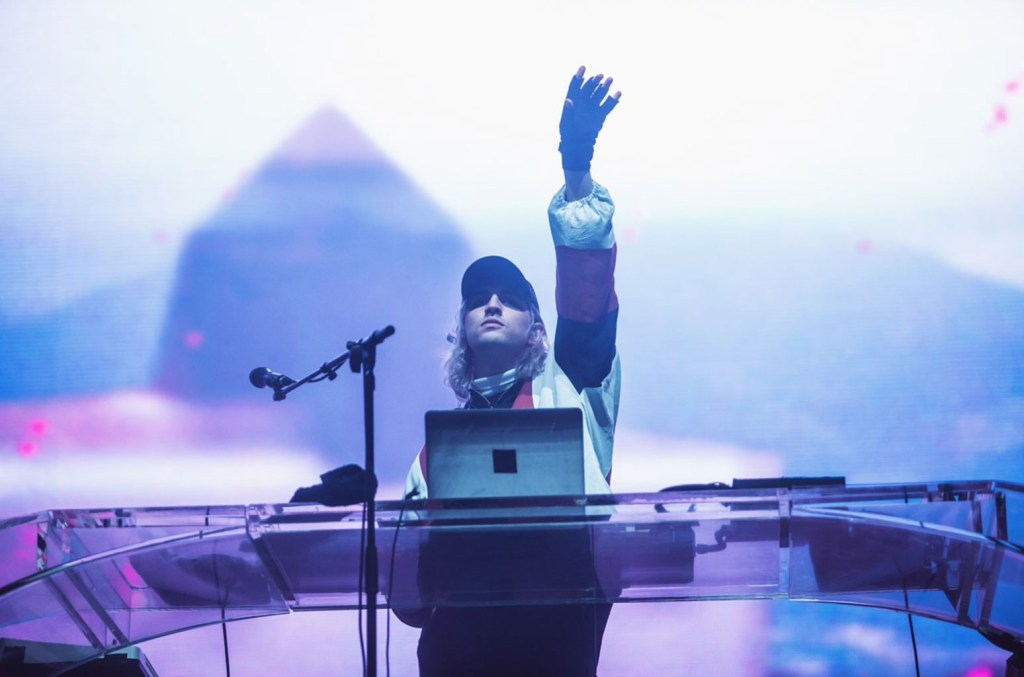 Porter Robinson Unveils Progressive House Alias ‘Air To Earth’ for Second Sky&nbsp;Festival