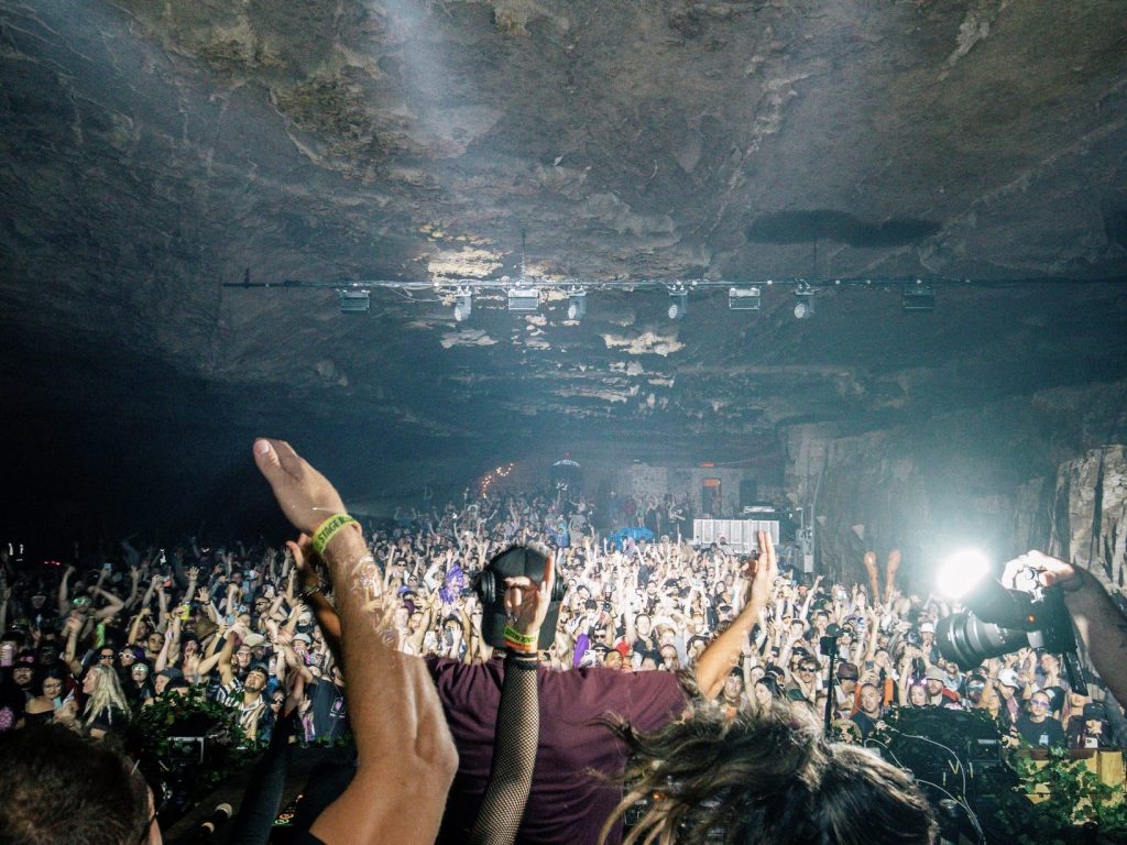 Experts Only Caverns Weekender Announces Lineup for Cave After&nbsp;Parties