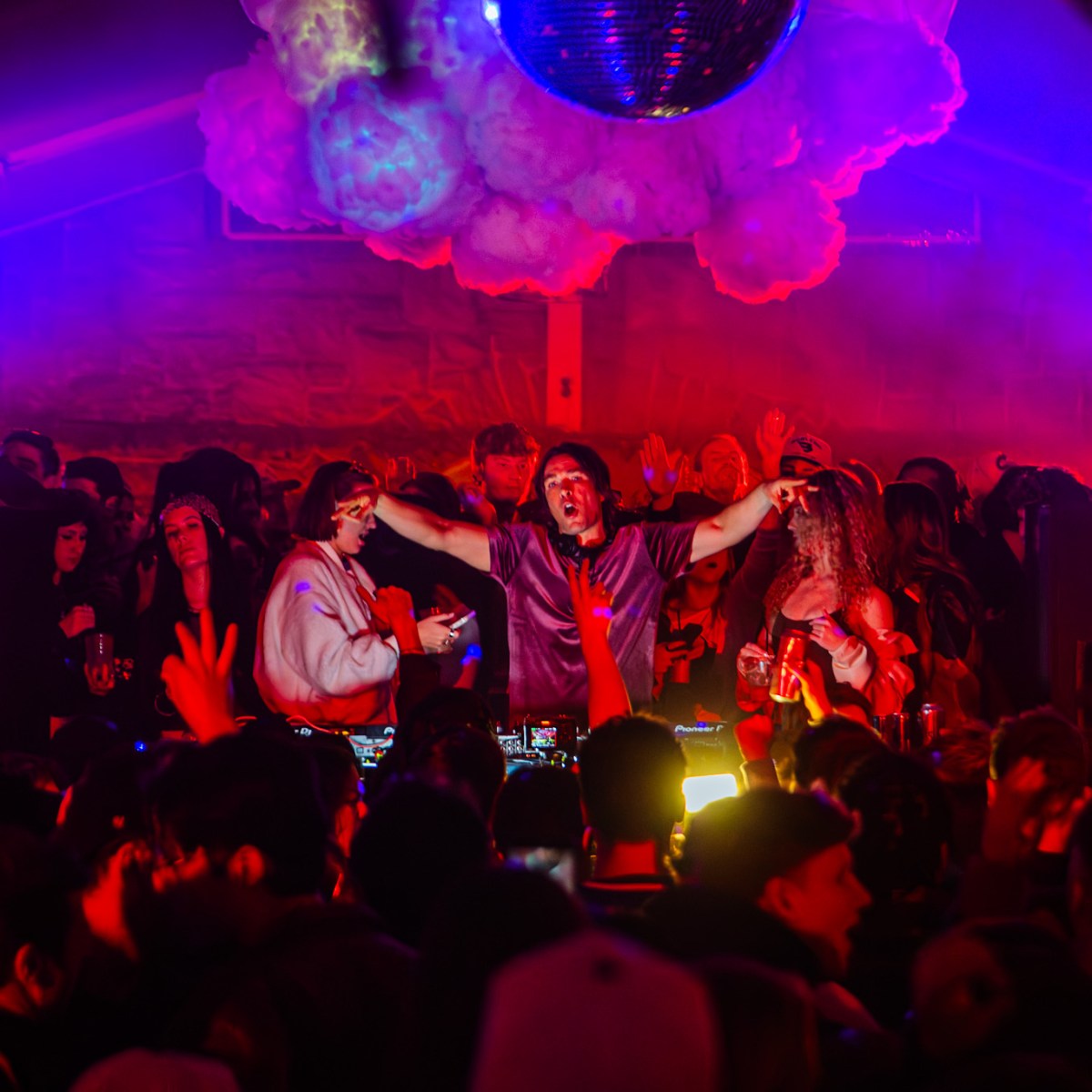 Clique Cabana Hits it Out of the Park with Three Weekends of Day&nbsp;Parties